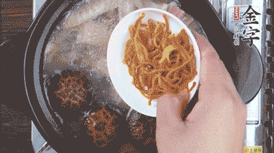 放蟲草花再煮10分鐘。