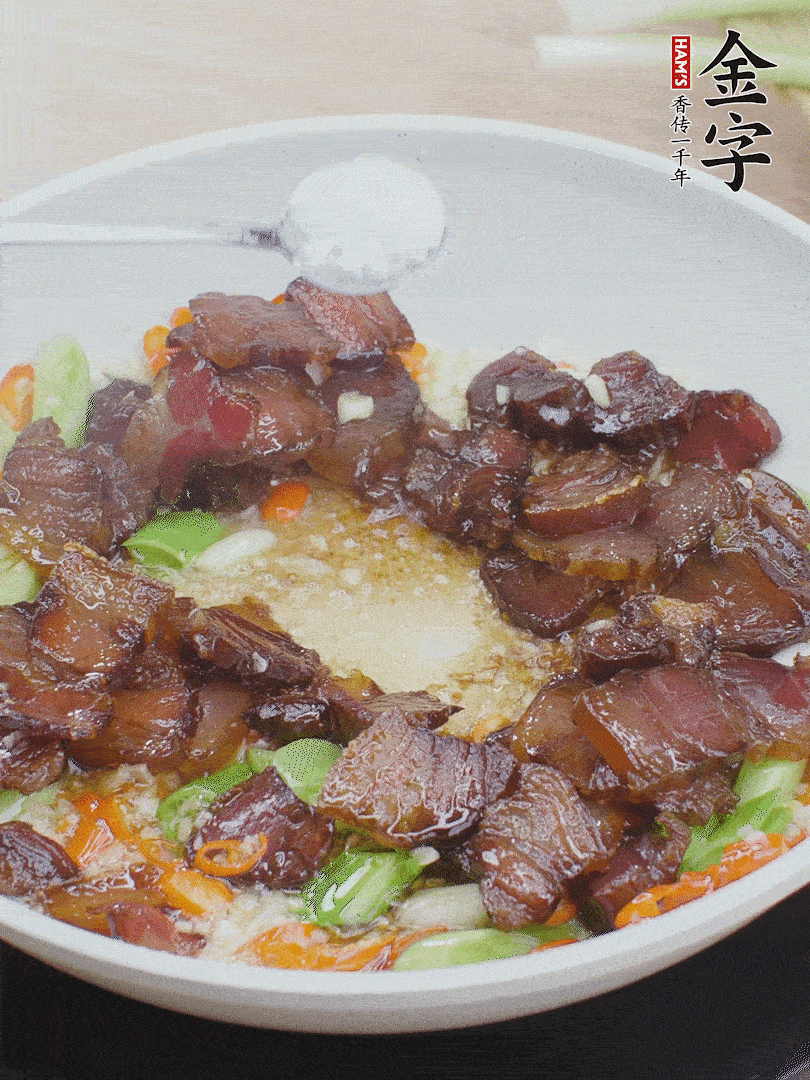 下醬油肉，一點(diǎn)生抽、白糖調(diào)味。