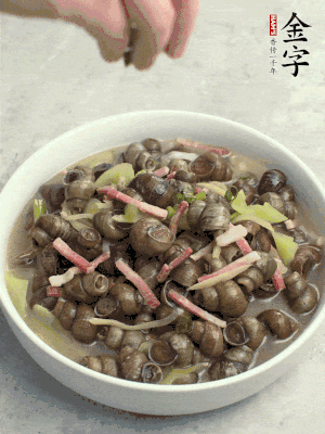 出鍋，撒點蔥花。