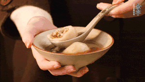 新的一年，我們還是要吃好喝好哦，祝大家元宵快樂！