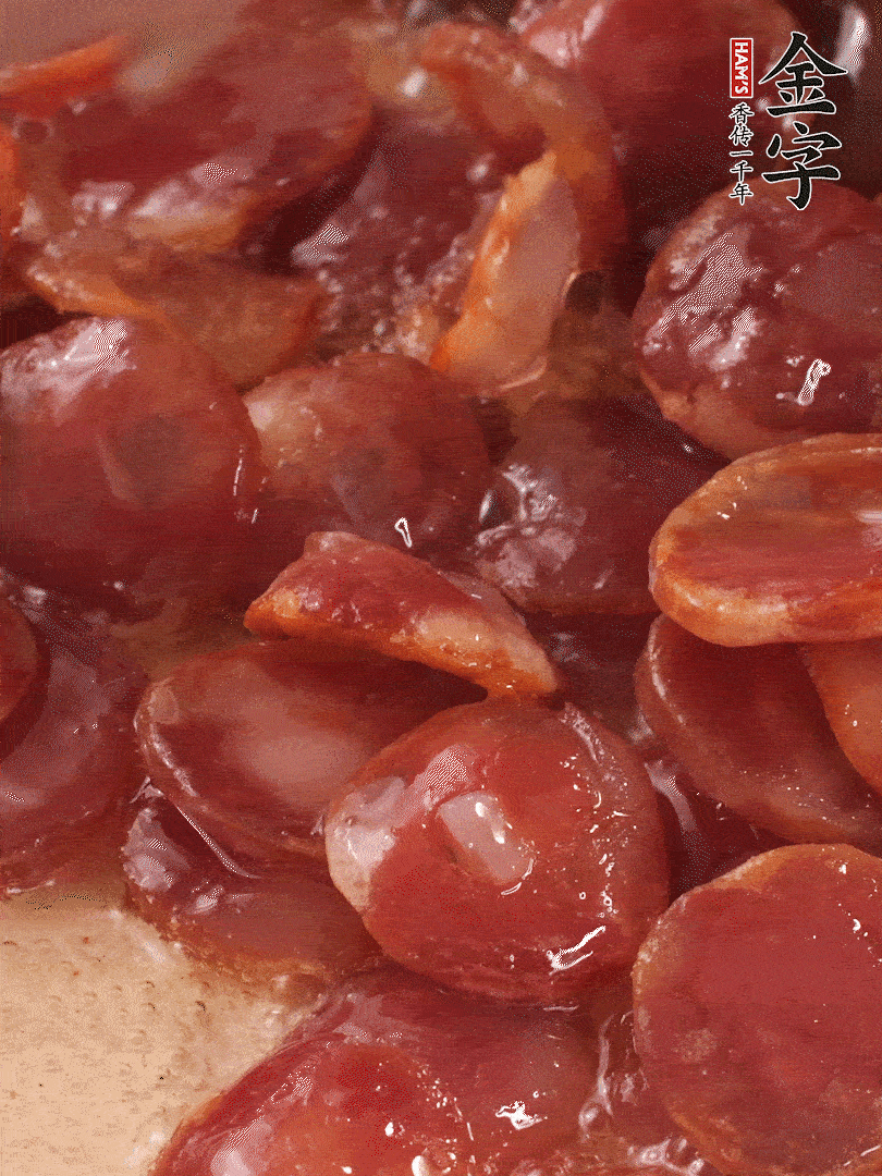 絲苗米洗凈后，用1.5倍水煮至6分熟（偏硬的質(zhì)地），網(wǎng)篩撈起瀝干水分備用。