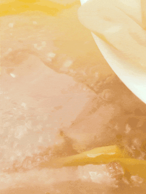 金字咸肉、火腿、春筍 通通放入鍋中小煮30分鐘