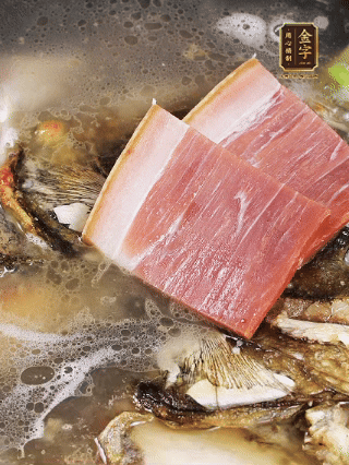 大火燒開，大火煮10~15分鐘。放入切好的豆腐，再煮5分鐘大火燒開，大火煮10~15分鐘。放入切好的豆腐，再煮5分鐘